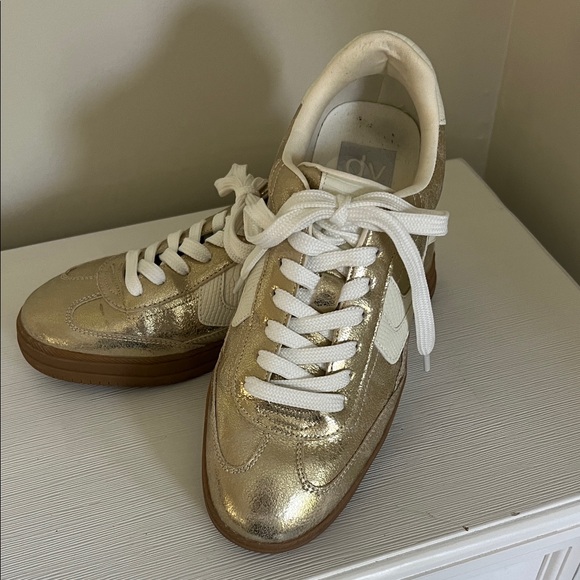 DV by Dolce Vita Dayze Metallic Gold Sneakers - Picture 1 of 4